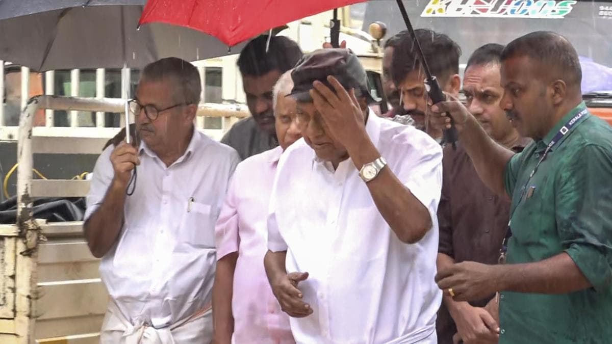 Pinarayi Vijayan Blames Bureaucratic Failures for Wayanad Tragedy Amid Tunnel Controversy